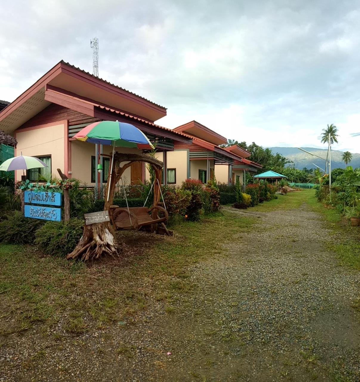 Phu Chaem House Hotel Mae Chaem Buitenkant foto